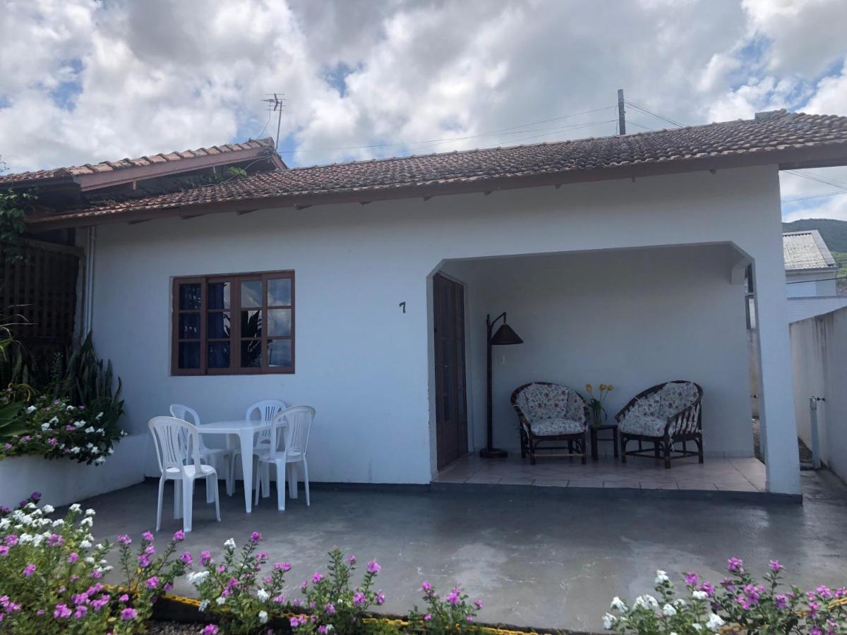 Casinha de Praia na Fazenda da Armação Governador Celso Ramos Exterior foto